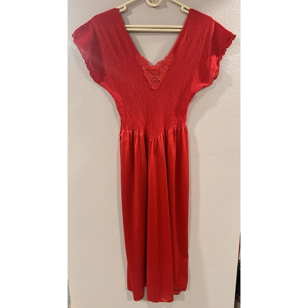Vintage Cinema Etoile Red Lace and Satin Maxi Slip Nightgown‎ Size Small